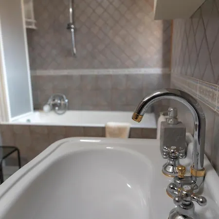 La Dimora Di Radha Centro Olistico 3*