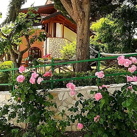 La Dimora Di Radha Centro Olistico 住宿加早餐酒店 3*