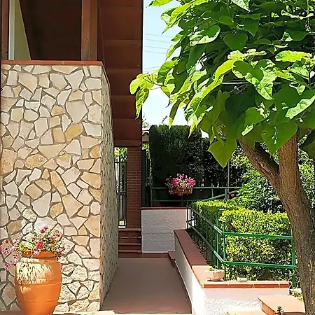 住宿加早餐酒店 La Dimora Di Radha Centro Olistico 伦德
